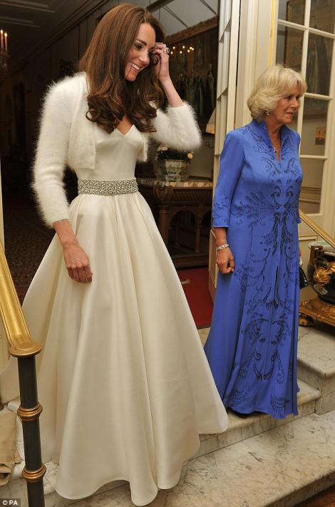 FOTO! Kate Middleton, in a doua rochie de mireasa