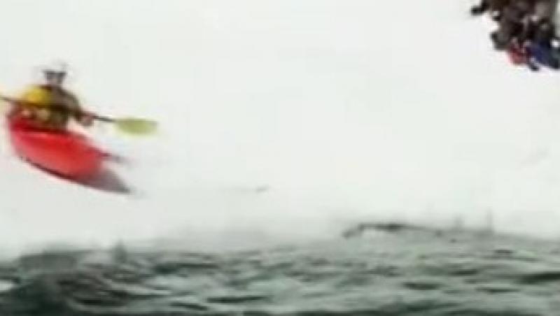 VIDEO! Competitie neobisnuita! Canoe pe partie