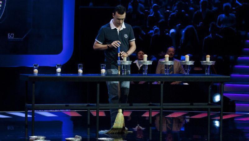 Cate 1.000.000 de baloane, becuri si role de hartie cumparate pentru 