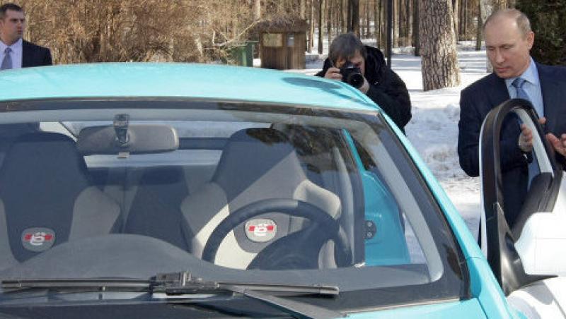 VIDEO! Vladimir Putin a testat primul cross-coupe hibrid rusesc
