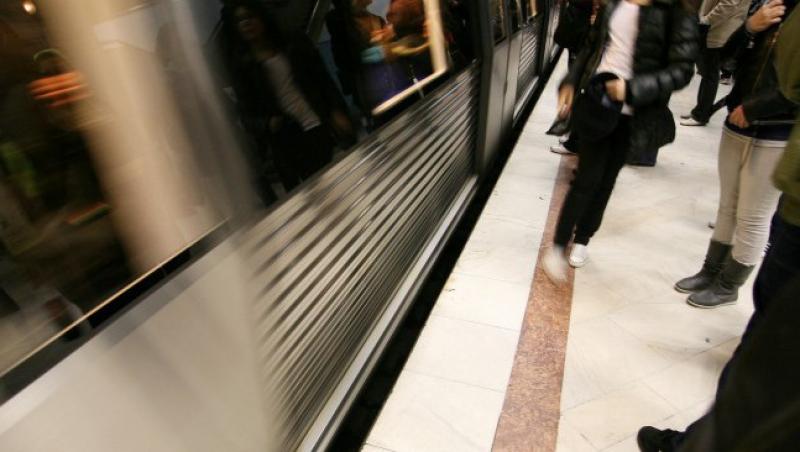 Tentativa de sinucidere la statia de metrou Aparatorii Patriei