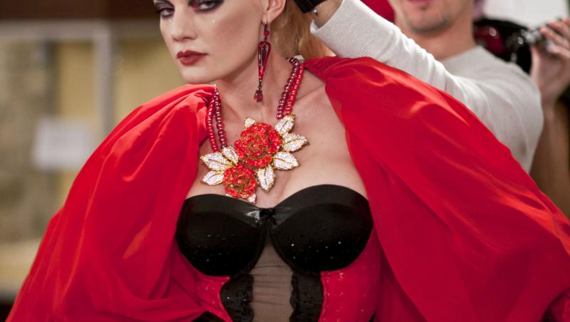 Next Top Model: Vampirite in cautarea lui Dracula la Castelul Huniazilor