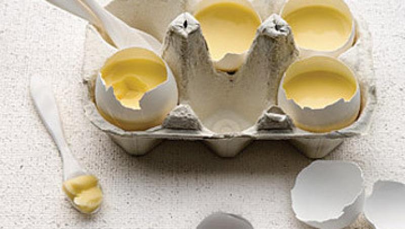 Reteta de Paste: crema de vanilie in coaja de ou