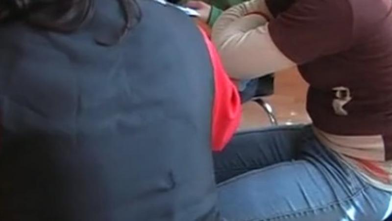 VIDEO! Elevele de la un centru special din Neamt raman gravide pe capete!