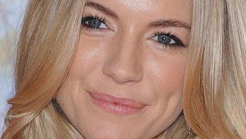 Sienna Miller s-a intors din nou la un fost iubit