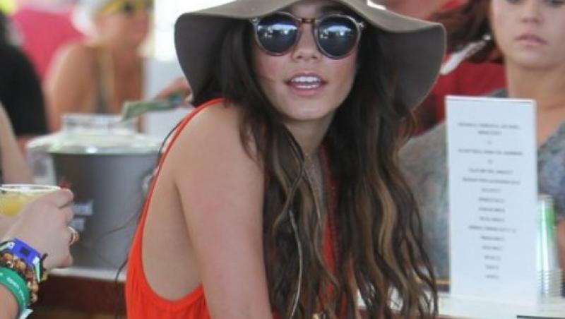 FOTO! Vanessa Hudgens si stilul sau vestimentar hippie