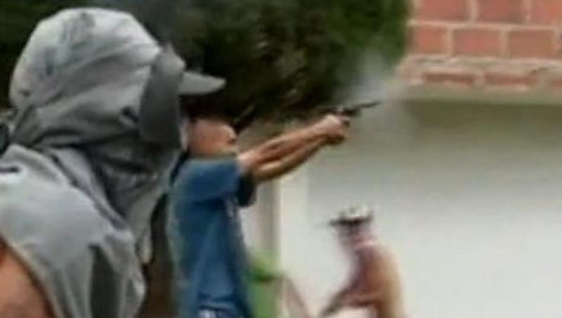 VIDEO! Columbia: Schimb de focuri intre localnici si politie in Medellin