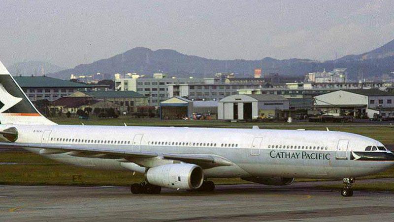 ​Un Airbus A330-300 al Cathay Pacific a aterizat de urgenta la Singapore