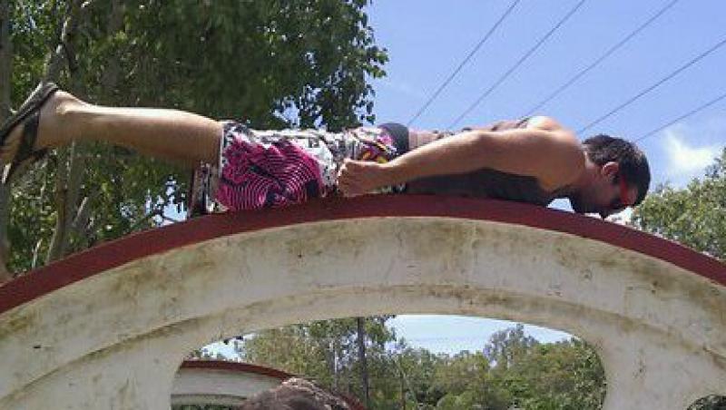VIDEO! Planking-ul sau noul joc care face ravagii in Australia