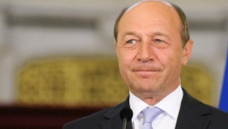 Basescu invita realizatorii piesei 