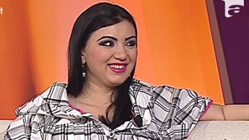 Adriana Bahmuteanu i-a furat invitatii de la botez lui Dinu Maxer