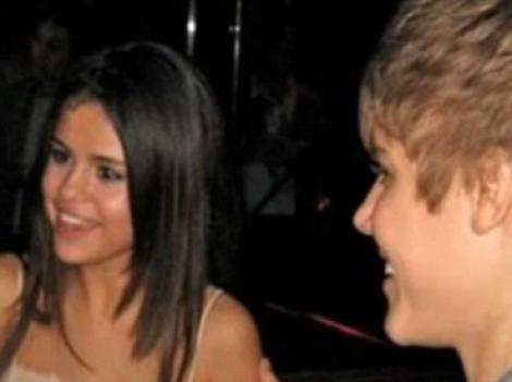 VIDEO! Justin Bieber a oficializat relatia cu Selena, printr-o serenada
