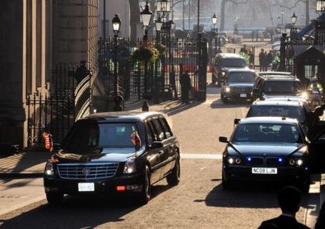 Limuzina lui Barack Obama s-a blocat in poarta ambasadei SUA la Dublin