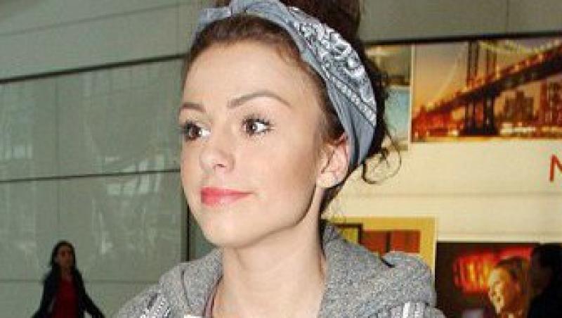 FOTO! Vestimentatiile bizare ale cantaretei Cher Lloyd