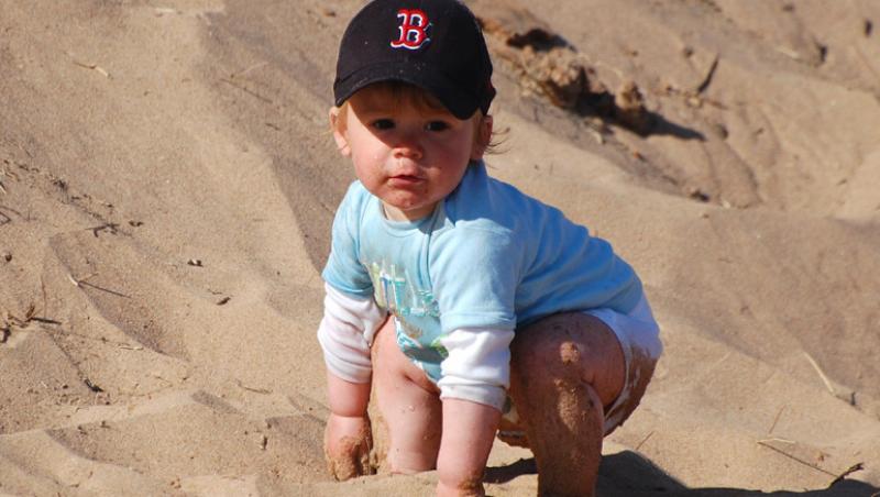 Jocul cu nisip, terapie pentru toti copii