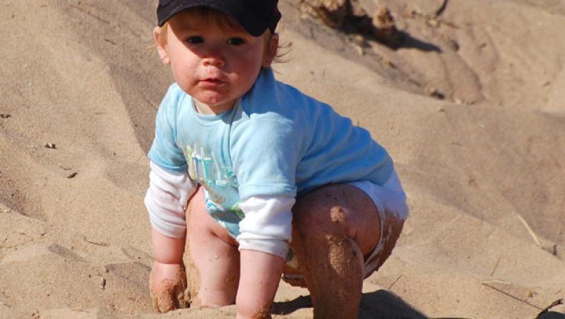 Jocul cu nisip, terapie pentru toti copii