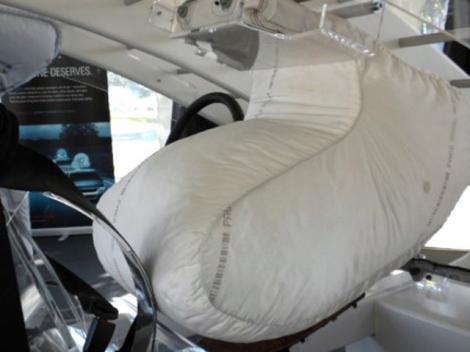 Airbag in plafon, din 2014