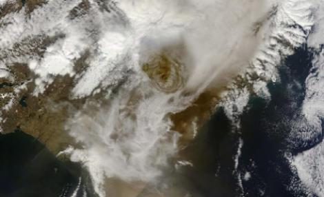 Norul vulcanic opreste zborurile in Norvegia si Danemarca. Vezi traseul norului de cenusa!