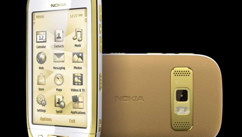 Editie speciala Nokia C7 de aur si piele