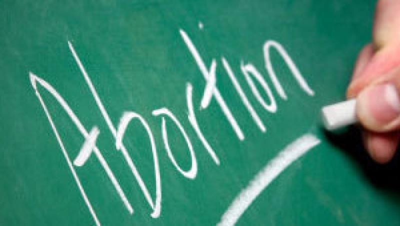Studiu: Peste 20 de mii de femei sub 25 de ani au avut al doilea avort in 2010