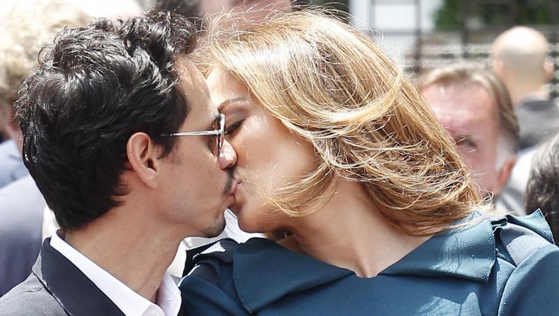 FOTO! Jennifer Lopez si Marc Anthony s-au giugiulit in public