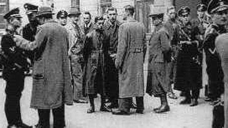 Criminali de razboi nazisti, ajutati sa fuga de Vatican si Crucea Rosie