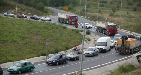 Reuters: "Romania, tara drumurilor catre nicaieri"