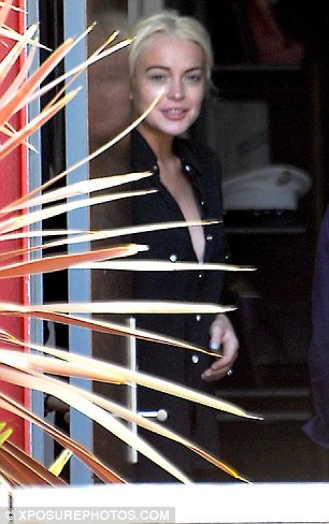 FOTO! Vezi ce bine arata Lindsay Lohan fara urma de machiaj!
