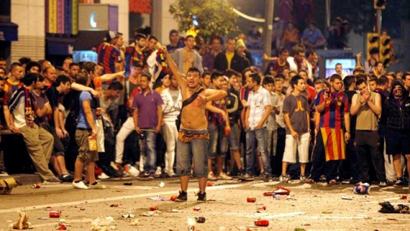 Violente la Barcelona soldate cu 90 de raniti!