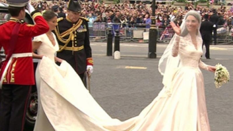 Miresele din China stau la coada sa cumpere replici ale rochiei regale, pentru doar 200 de dolari