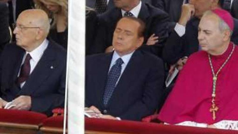 VIDEO! Silvio Berlusconi a adormit in timpul slujbei de beatificare a Papei Ioan Paul al II-lea