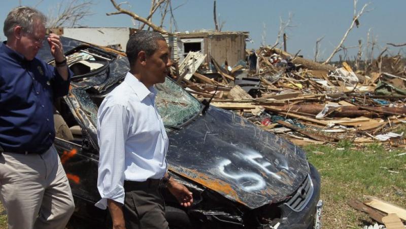 VIDEO! Obama, alaturi de victimele tornadelor