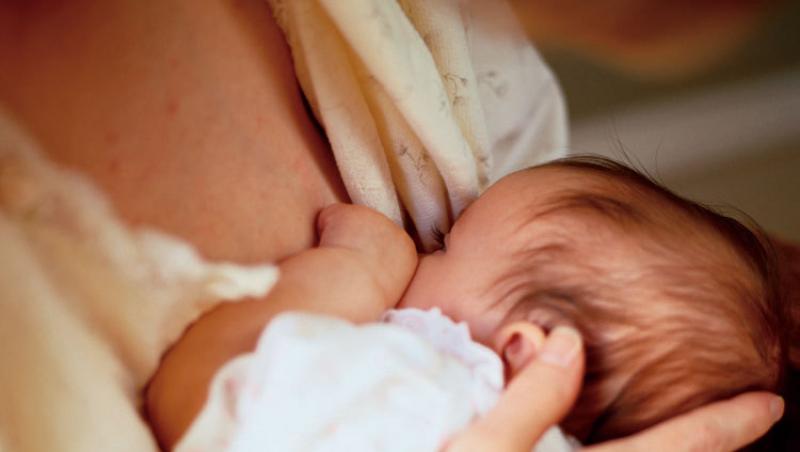 Dupa nastere: cum faci fata primei luni cu bebelusul