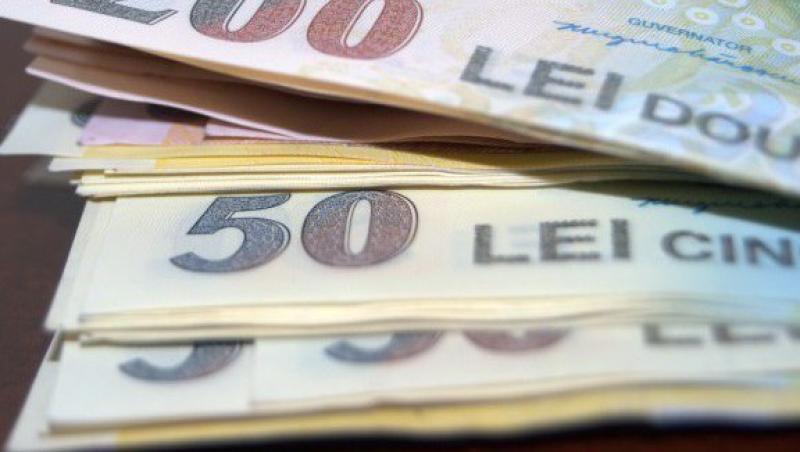 Leul s-a depreciat in raport cu euro si dolarul. Vezi cursul BNR