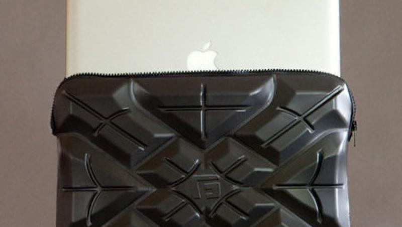 G-Form Extreme - carcasa incasabila pentru MacBook