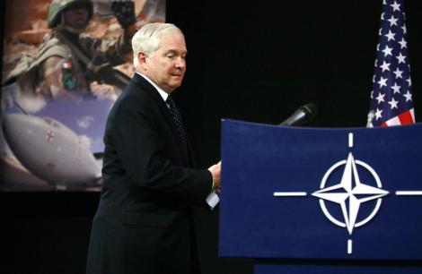 NATO, in pragul desfiintarii. Robert Gates: "Viitorul NATO este sumbru"