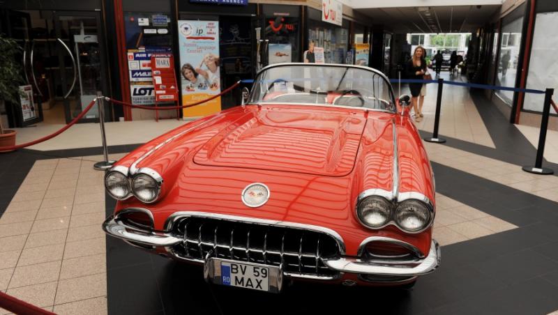 GALERIE FOTO: Bucharest Classic Car Show - Istorie pe 4 roti