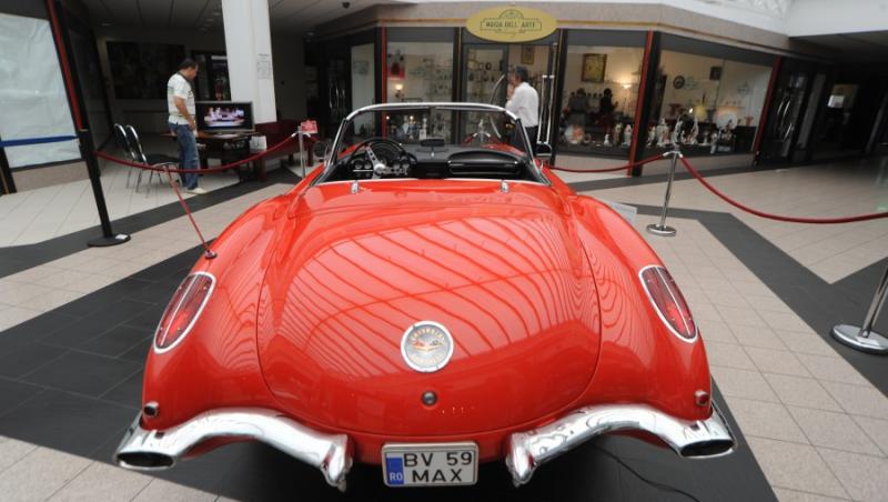 GALERIE FOTO: Bucharest Classic Car Show - Istorie pe 4 roti