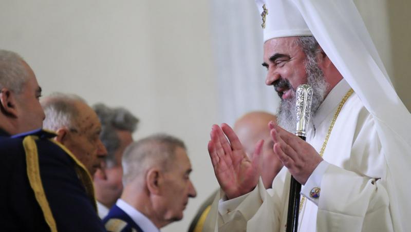 Patriarhul Daniel: Folosirea telefoanelor mobile a devenit o molima