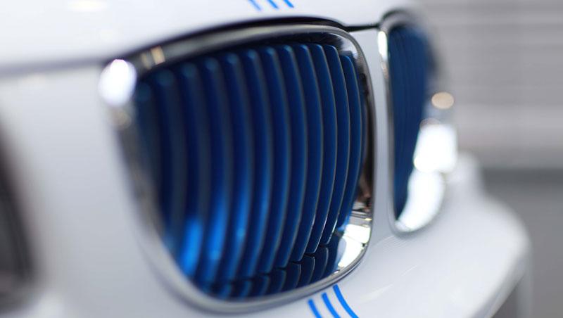 BMW da cerculete on-line: E cel mai tare brand in comunicarea pe Facebook