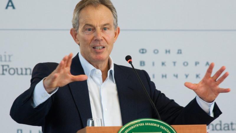 Tony Blair a facut subit o mare pasiune pentru Coran