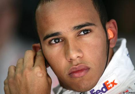 Lewis Hamilton ar putea deveni pilotul celor de la RedBull