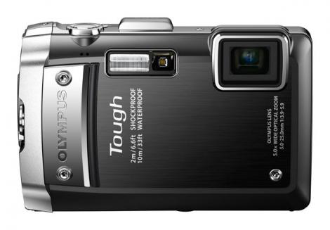 Olympus Tough TG-810 - camera foto cu GPS care „stie“ sa inoate