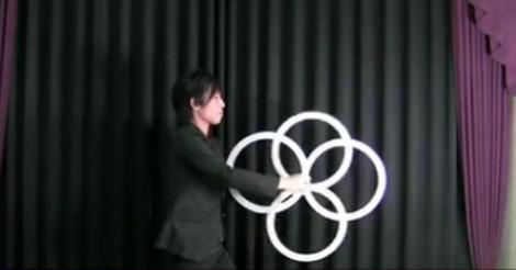 VIDEO! Vezi un numar de magie cu cercuri!