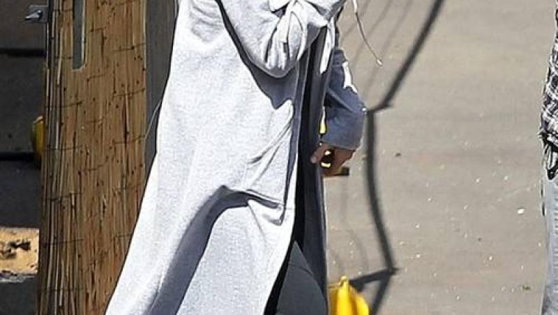 FOTO! Sandra Bullock s-a tuns drastic!