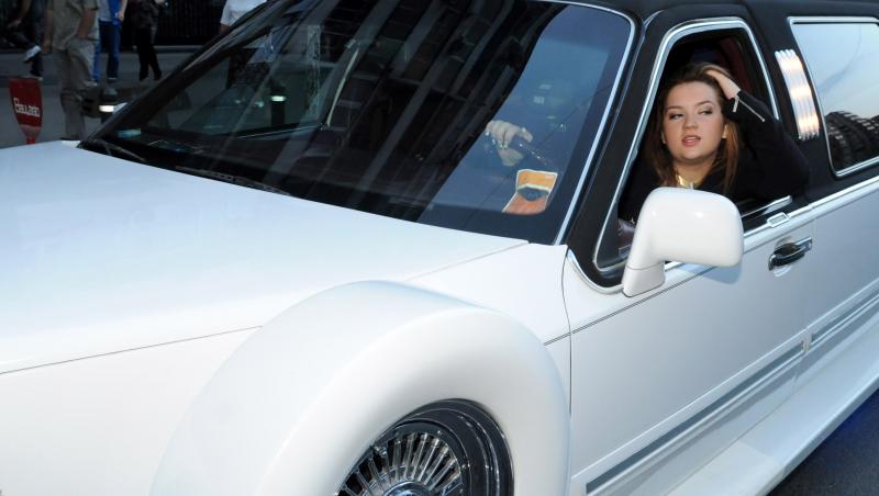 FOTO! Toni Cottura si Raluka D. au filmat la Bucuresti in limuzina lui Lady Gaga