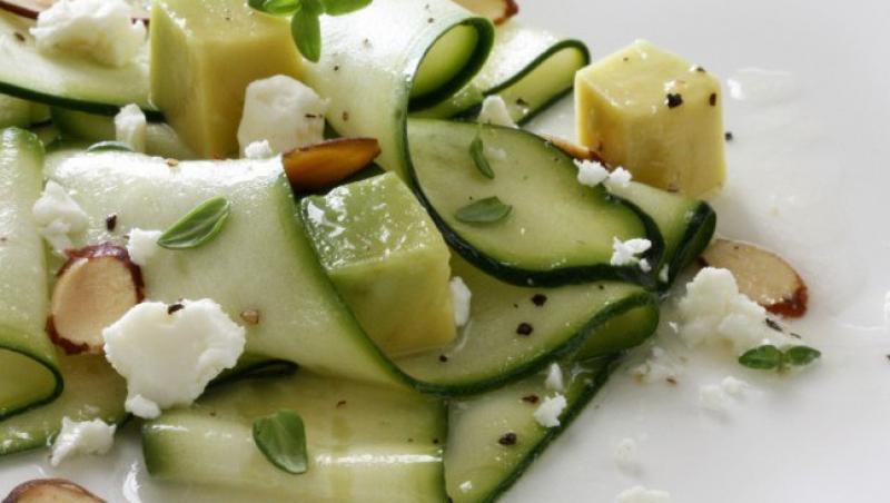 Reteta zilei: salata de vara de dovlecei