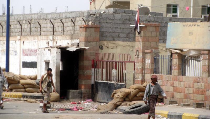 Peste 60 de detinuti au evadat printr-un tunel dintr-o inchisoare din Yemen
