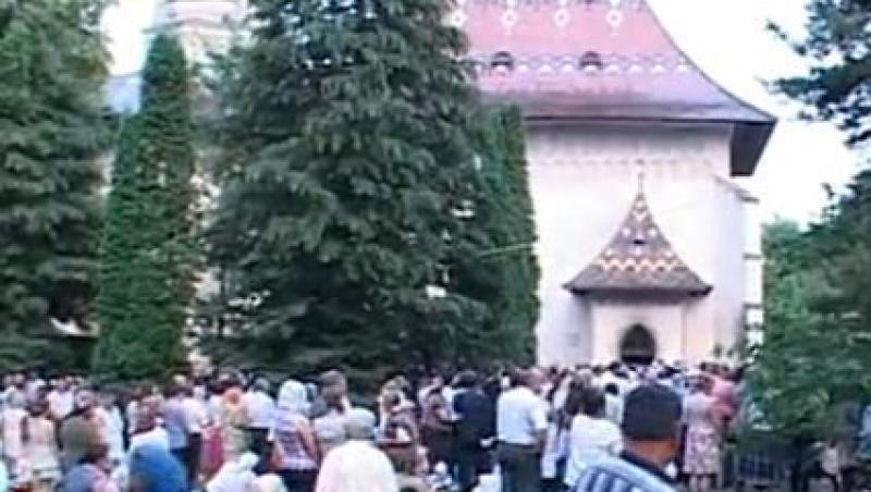 VIDEO! Sarbatoarea nasterii Sfantului Ioan Botezatorul a adunat mii de pelerini la Suceava