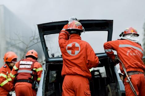 VIDEO! 14 raniti, dupa ce un microbuz a intrat intr-un TIR in judetul Iasi